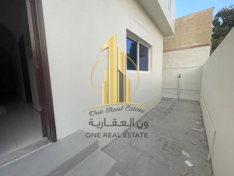 2 2e8c7feb-74d6-43ee-8aed-740428b6d985. jpg