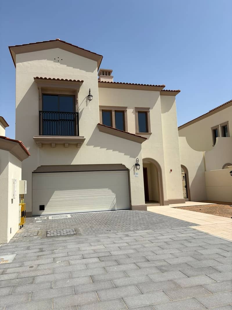 11 villa pic outside. jpg