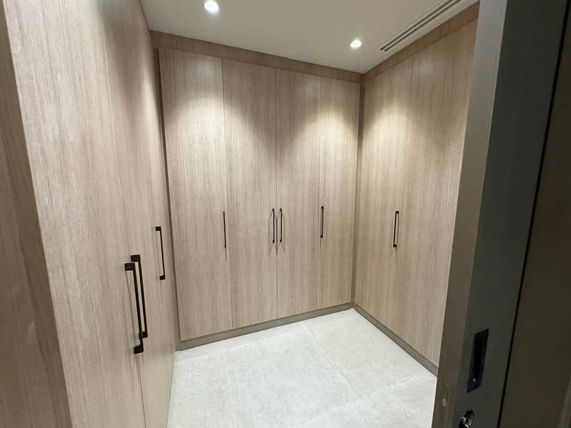 12 wardrobe2. jpg