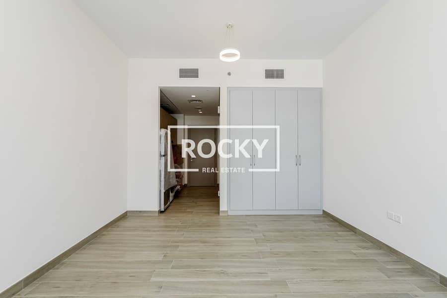 4 JVC - 007 Building - Residence-5603. jpg