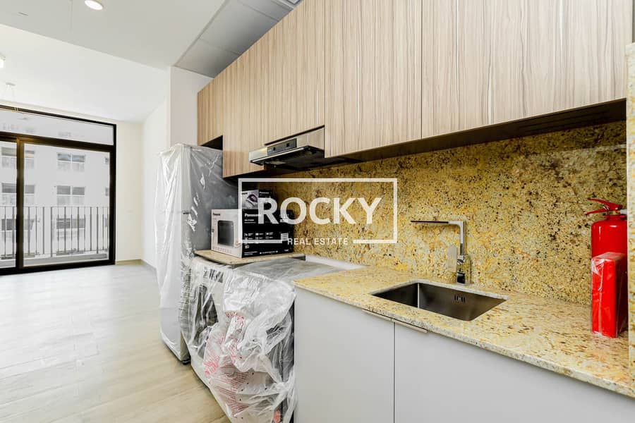 7 JVC - 007 Building - Residence-5594. jpg