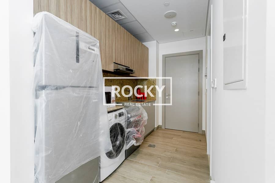 10 JVC - 007 Building - Residence-5610. jpg