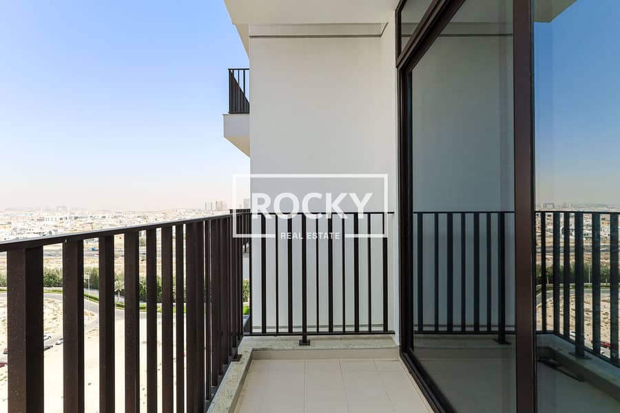 11 JVC - 007 Building - Residence-5606. jpg