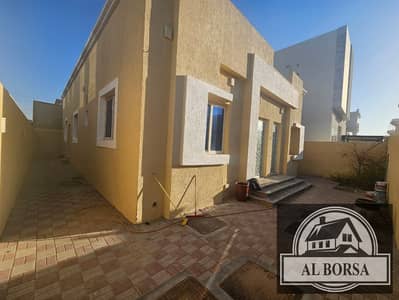 3 habitaciones Villa para en Alquiler en Al Yasmeen, Ajman - 8b2708e6-680b-48ef-8d2f-20666c87c284. jpg 3 habitaciones Villa para en Alquiler en Al Yasmeen, Ajman - 8b2708e6-680b-48ef-8d2f-20666c87c284. jpg
