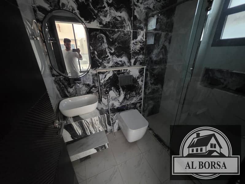 28 8bb9e5ad-cdb8-4e9a-b9ee-8d3c5408c392. jpg