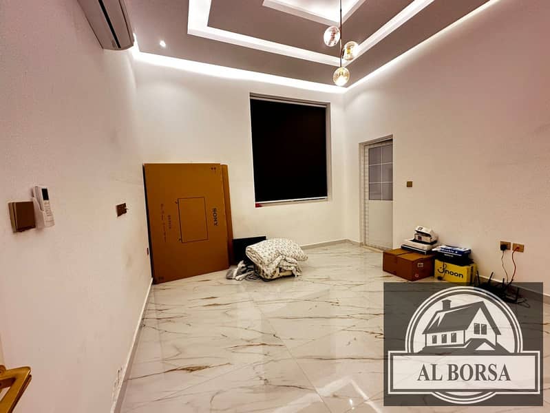 11 c253a100-4edc-4d3c-a212-34498551fe7b. jpg