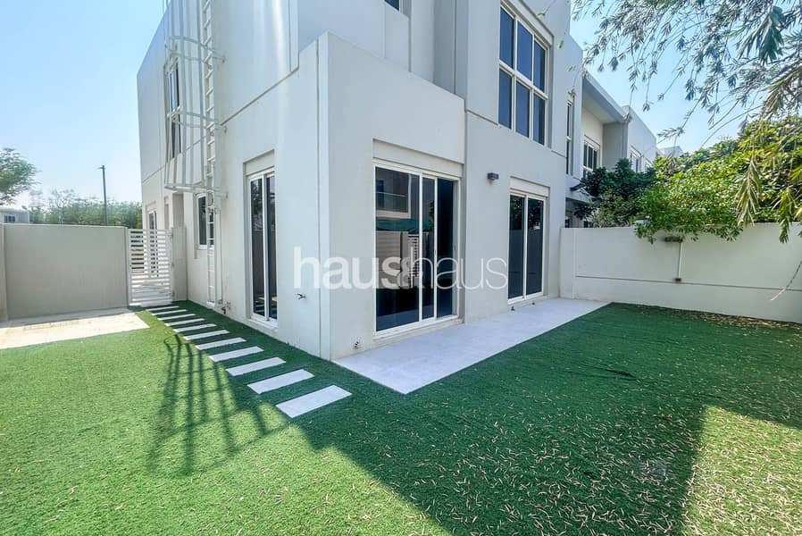 End Unit | Opposite Pool + Park | Great Location End Unit | Opposite Pool + Park | Great Location