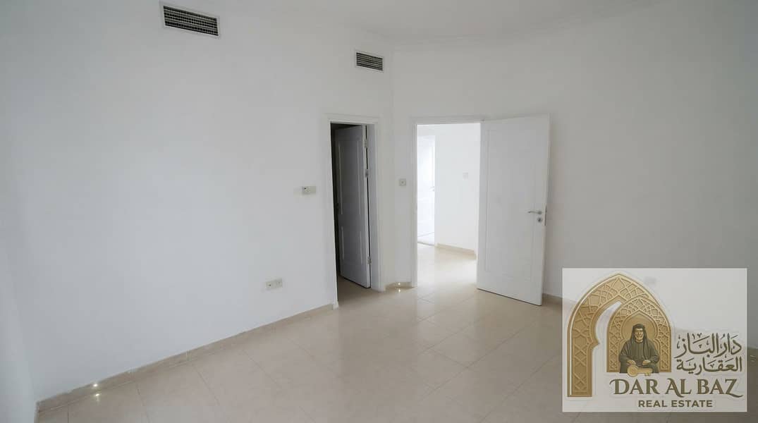 8 Enhancing_real_estate_listing_ph…_20260921041958. jpeg