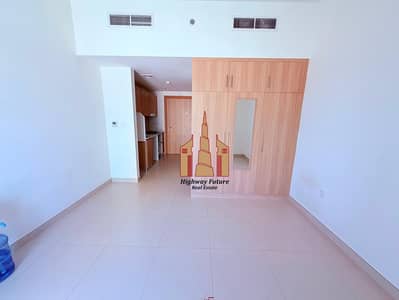 Studio de  à à vendre à Al Khan, Sharjah - 2540. jpg