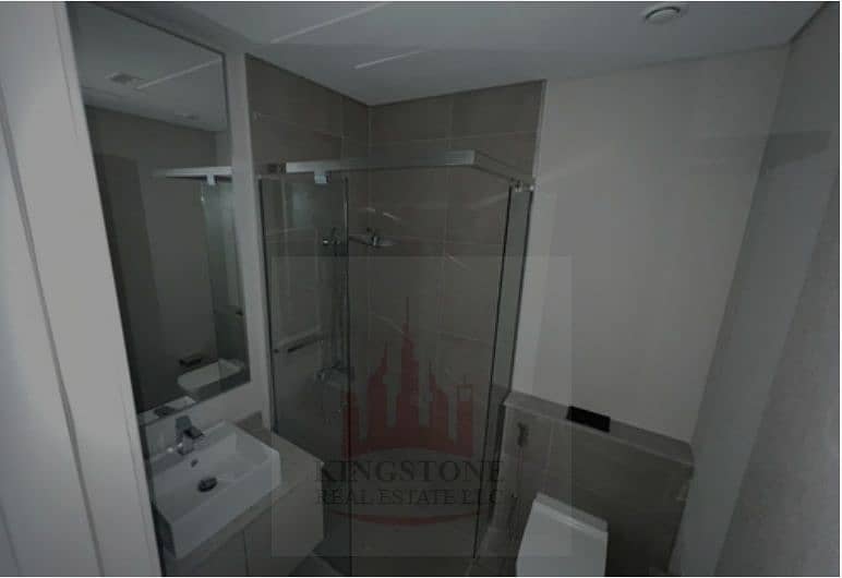 6 washroom2. jpg
