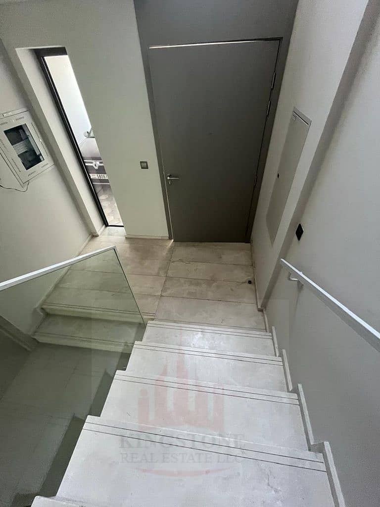 9 entrance. jpg