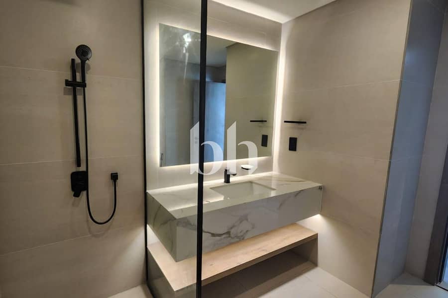 25 Photo 1