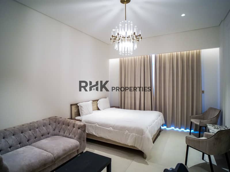 5 Furnished studio apartment with crystal chandelier, king-size bed and velvet sofa in Dubai
