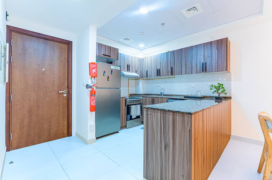 10 KITCHEN 2. jpg