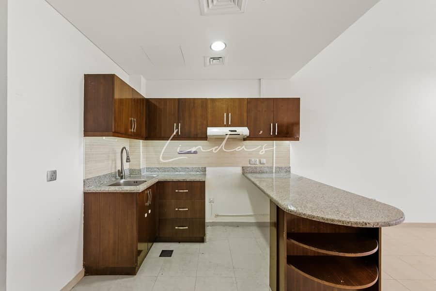 3 images image img