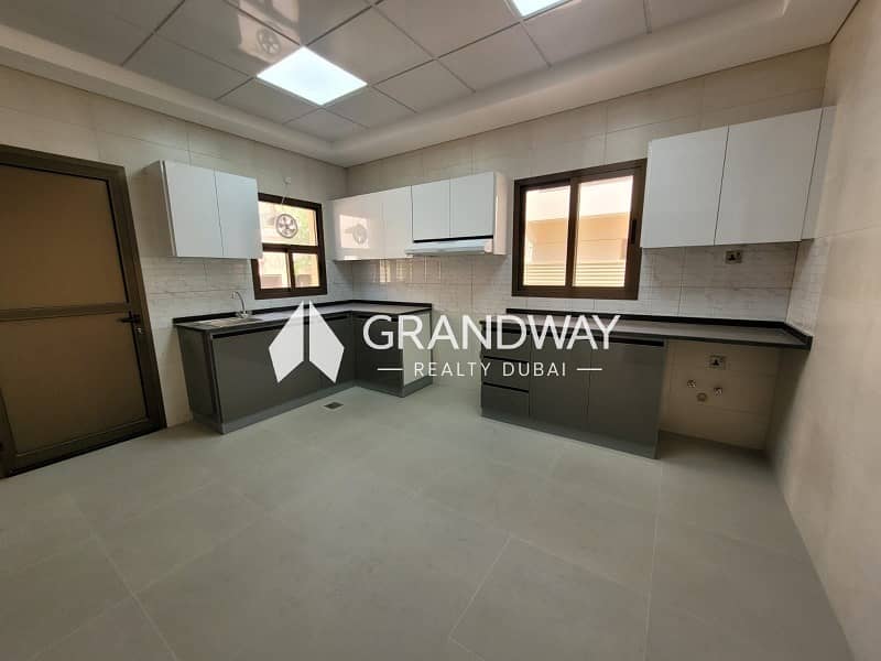 10 Spacious Villa I Private Garden I Prime Location — photo 10