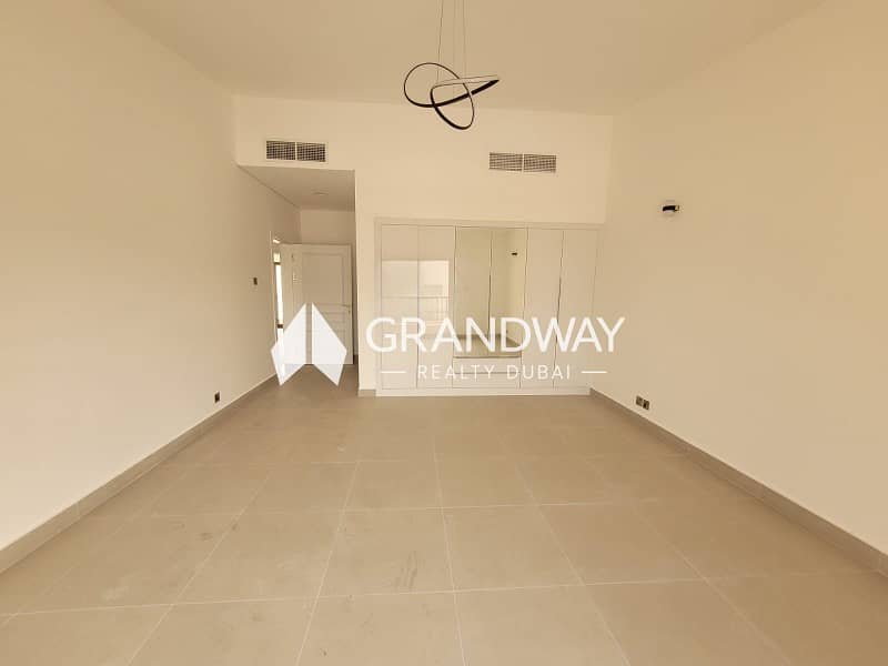 14 Spacious Villa I Private Garden I Prime Location — photo 14