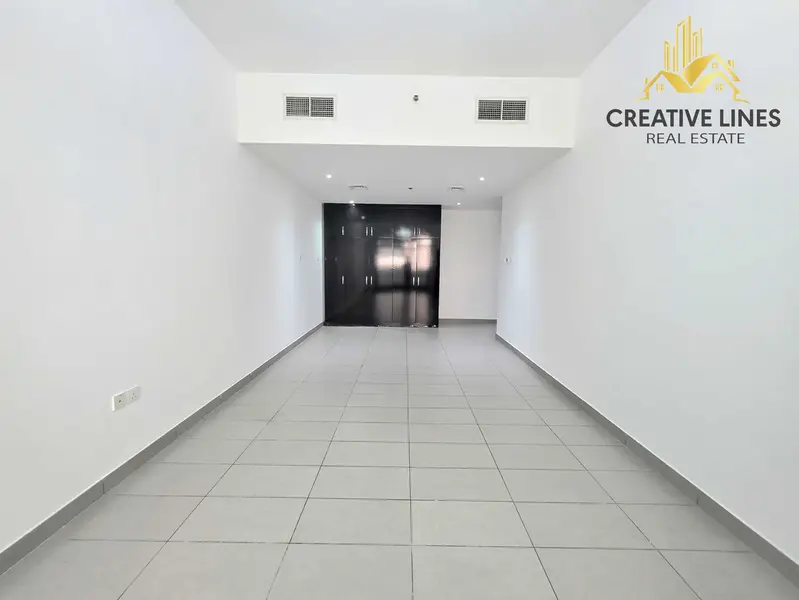 Spacious 2-Bedrooms Apartment | Chiller Free | Walk to Metro