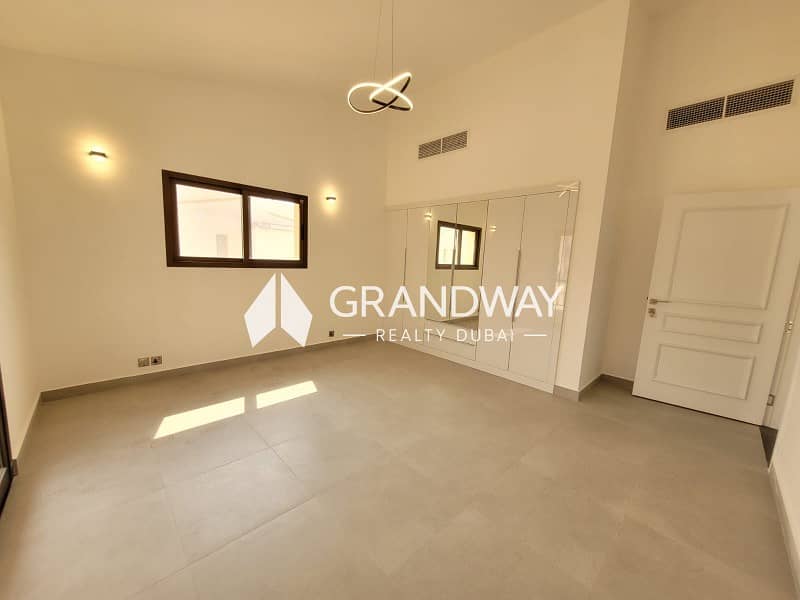 15 Elegant Big Villa I Private Garden IPrime Location — photo 15