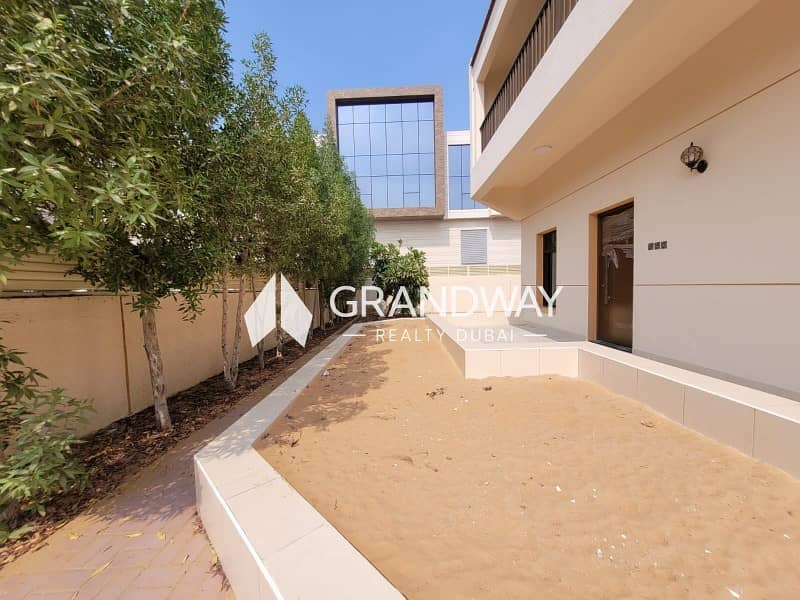 16 Elegant Big Villa I Private Garden IPrime Location — photo 16