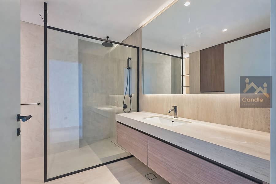 18 bathroom 8. jpg