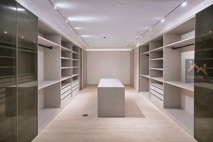 19 closet. jpg