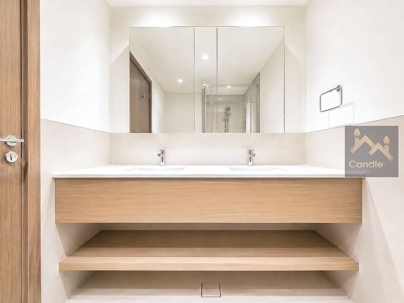 10 master bathroom. jpg