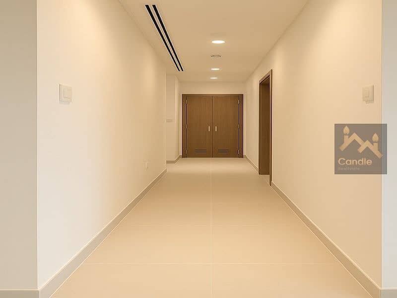 18 hallway. jpg