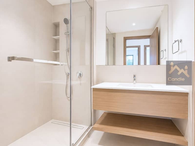 6 bathroom. jpg