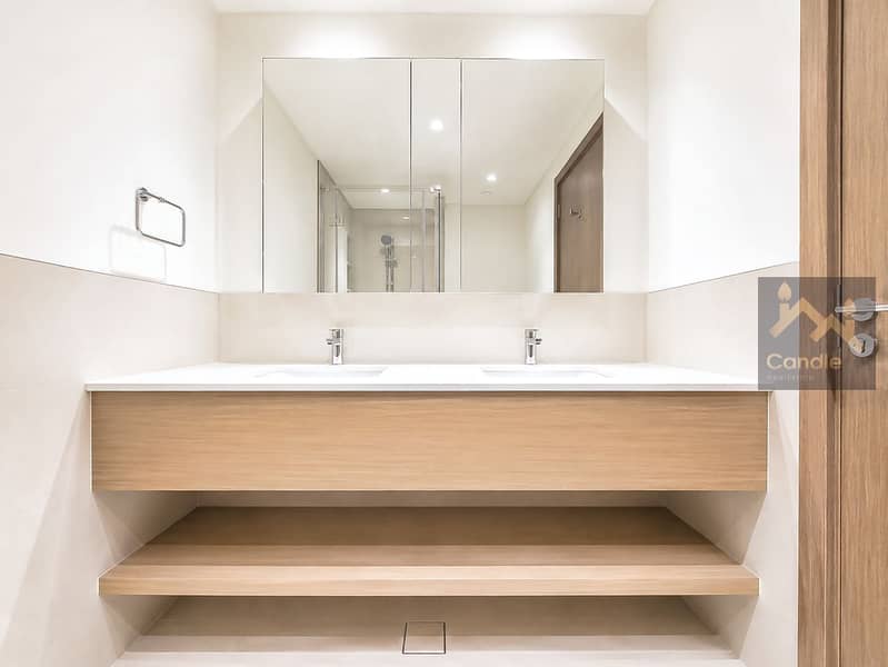 9 master bathroom. jpg