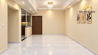 Closed to Pond park// Luxury 1BHK Apartment// Fully Fitted kitchen// Gym, pool, parking available// Close to Bus Stop