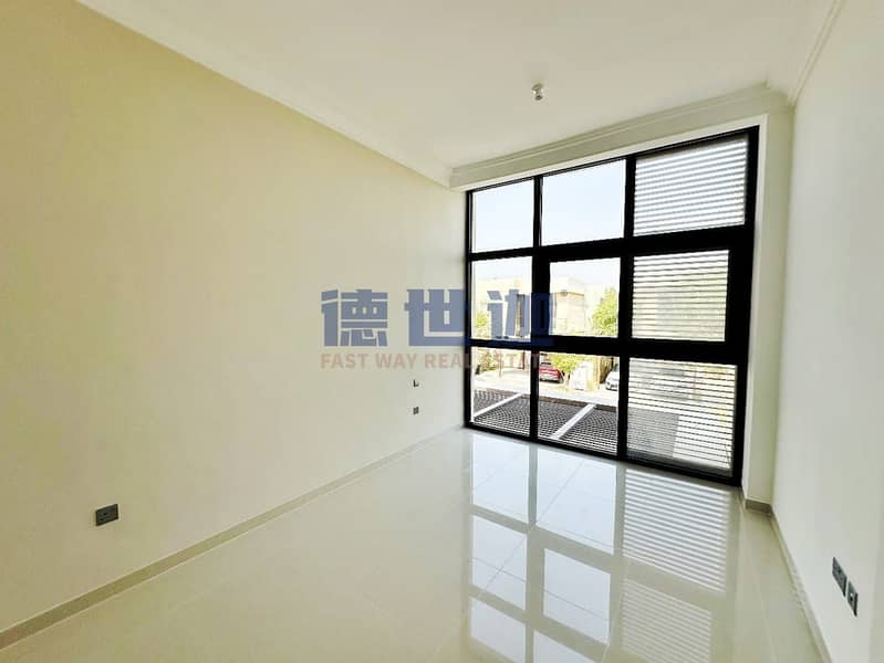 2 WhatsApp Image 2025-11-24 at 10.53. 24_8018ef19. jpg