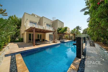 Villa de 5 chambres à à louer à The Meadows, Dubai - Villa à The Meadows,The Meadows 4, 5 chambres, 560000 AED - 16689366 Villa de 5 chambres à à louer à The Meadows, Dubai - Villa à The Meadows,The Meadows 4, 5 chambres, 560000 AED - 16689366
