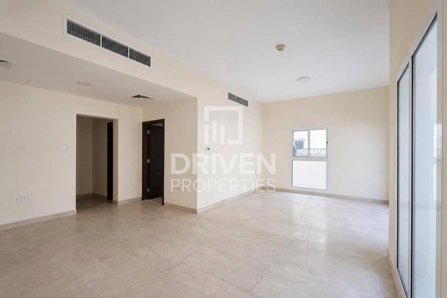 Big Balcony | Corner Unit | 4 Floors | Vacant Big Balcony | Corner Unit | 4 Floors | Vacant