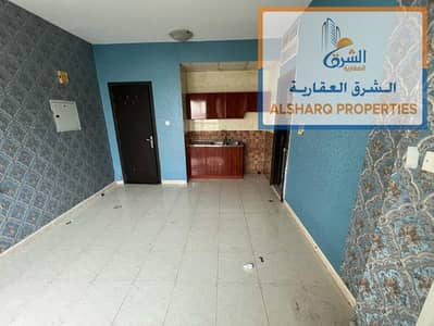 Studio for Rent in Al Jurf, Ajman - 5d16c1bc-d8b0-494f-9d91-600a5b2f302c. jpg Studio for Rent in Al Jurf, Ajman - 5d16c1bc-d8b0-494f-9d91-600a5b2f302c. jpg