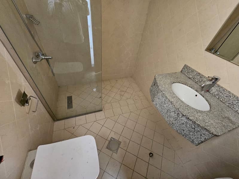 10 04eb59ce-3cc8-437c-bdd2-9d17a65e94aa. jpg