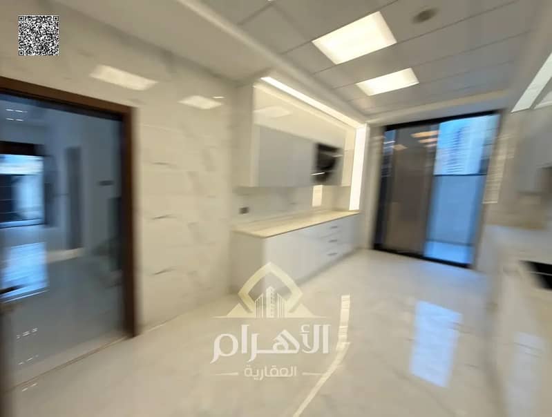 8 869672368-1066x800. webp