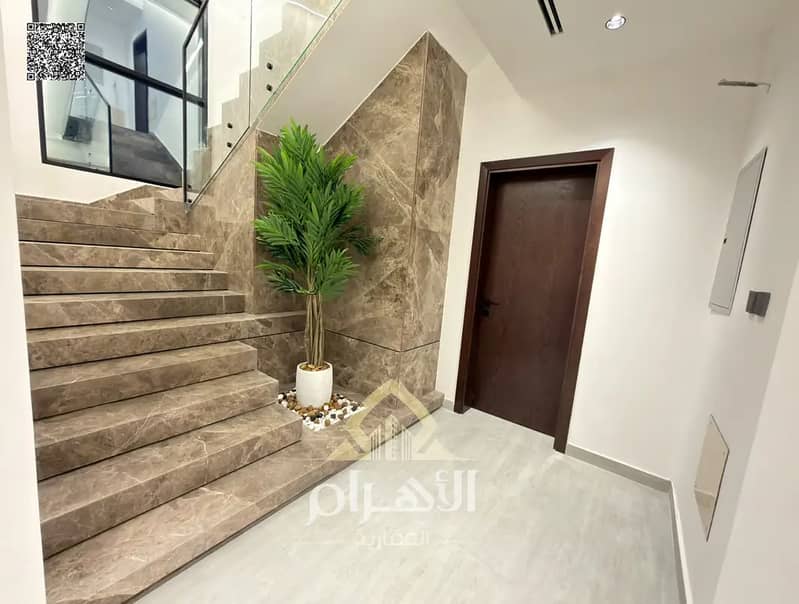 27 869672224-1066x800. webp