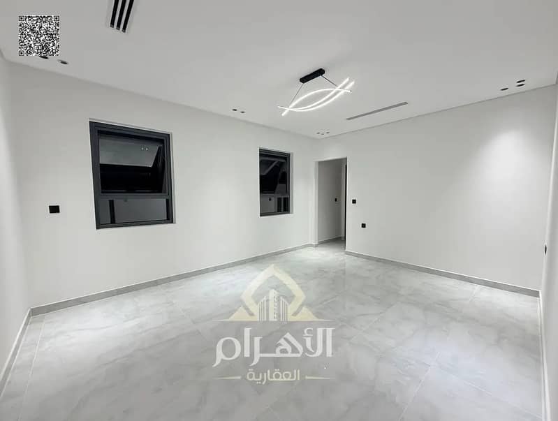 28 869672195-1066x800. webp
