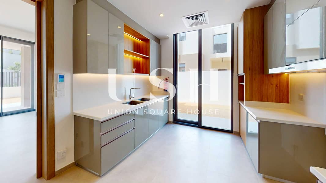 14 Jabel-Ali-Village-JV05-V45-Kitchen. jpg