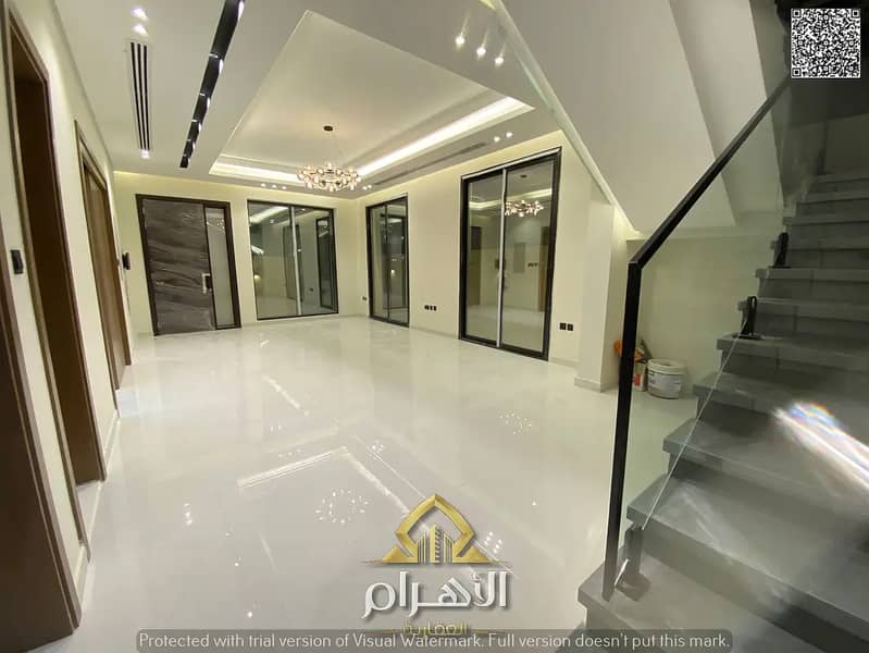 25 869804042-1066x800. webp
