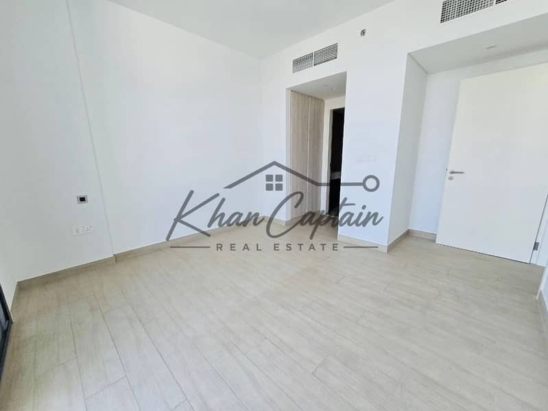 9 091e35b4-3357-4c6b-893c-353e1cc410b1. jpeg
