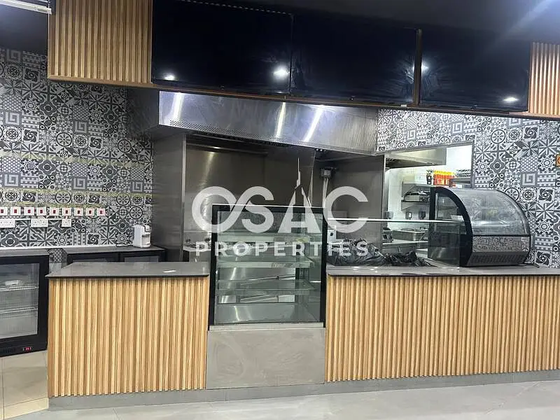 Direct on the main Road I Fully Fitted Restaurant
