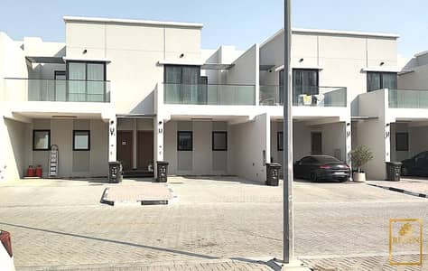 Townhouse de 3 chambres à à vendre à Rukan, Dubai - WhatsApp Image 2026-09-30 at 5.04. 49 PM. jpeg Townhouse de 3 chambres à à vendre à Rukan, Dubai - WhatsApp Image 2026-09-30 at 5.04. 49 PM. jpeg