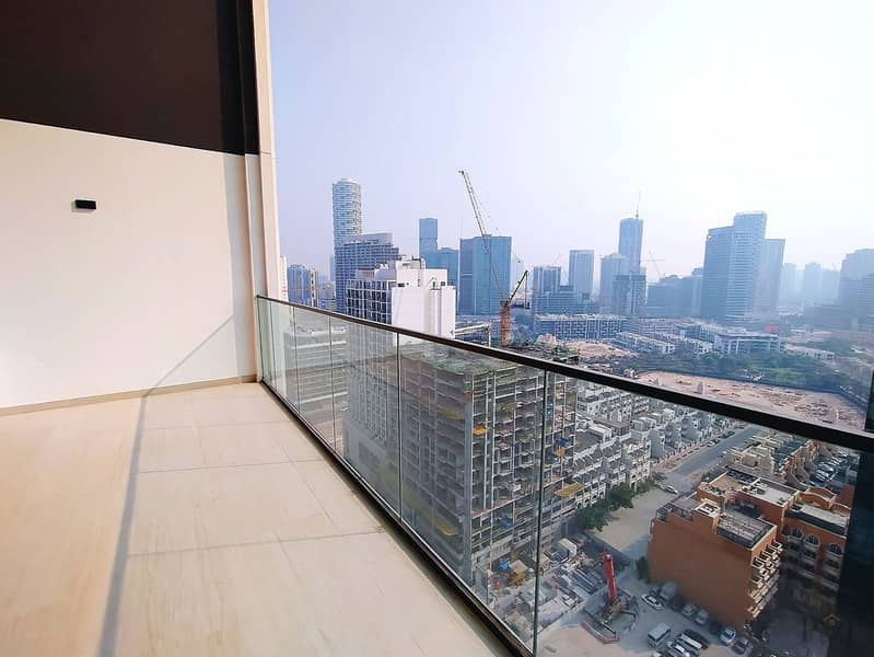 balcony_photo_2_bright. jpg balcony_photo_2_bright. jpg