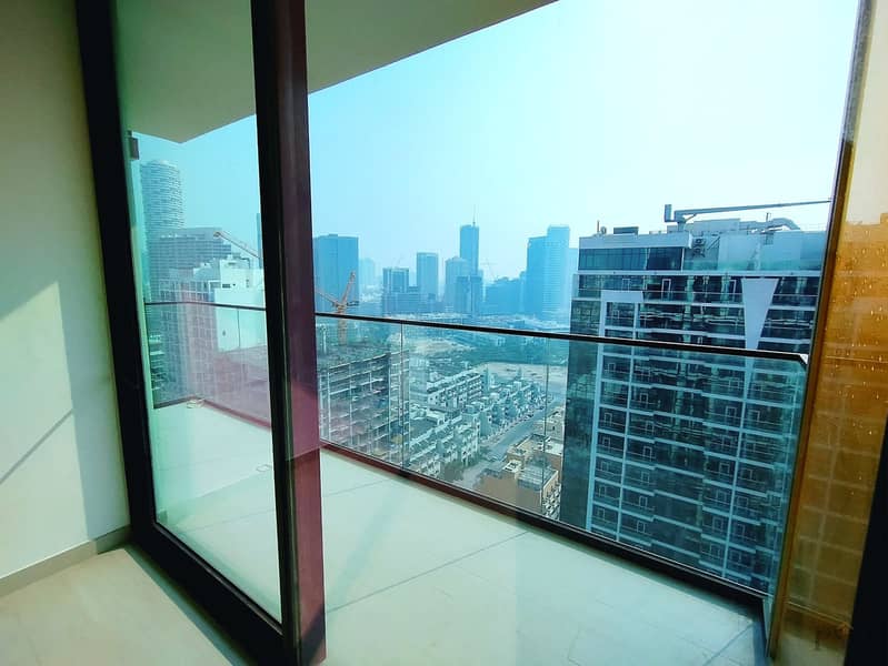 5 property_photo_2_bright. jpg