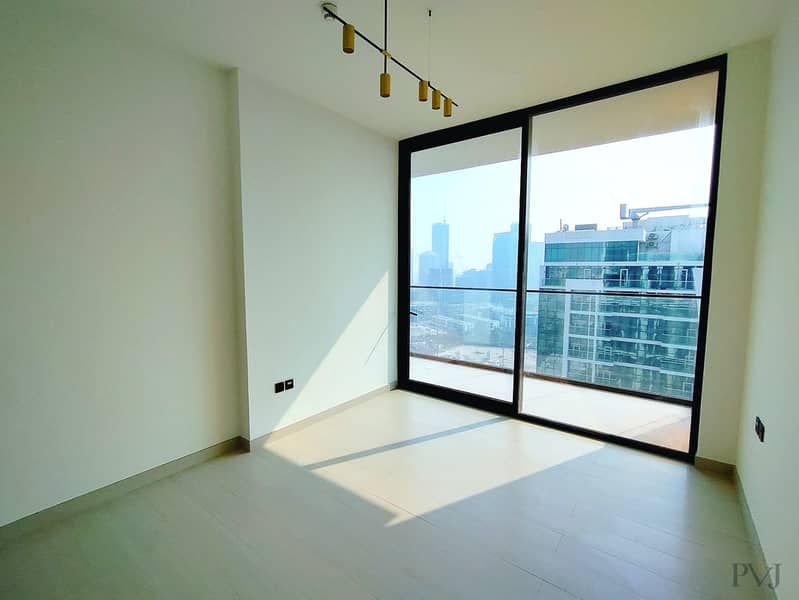 9 property_photo_1_bright. jpg