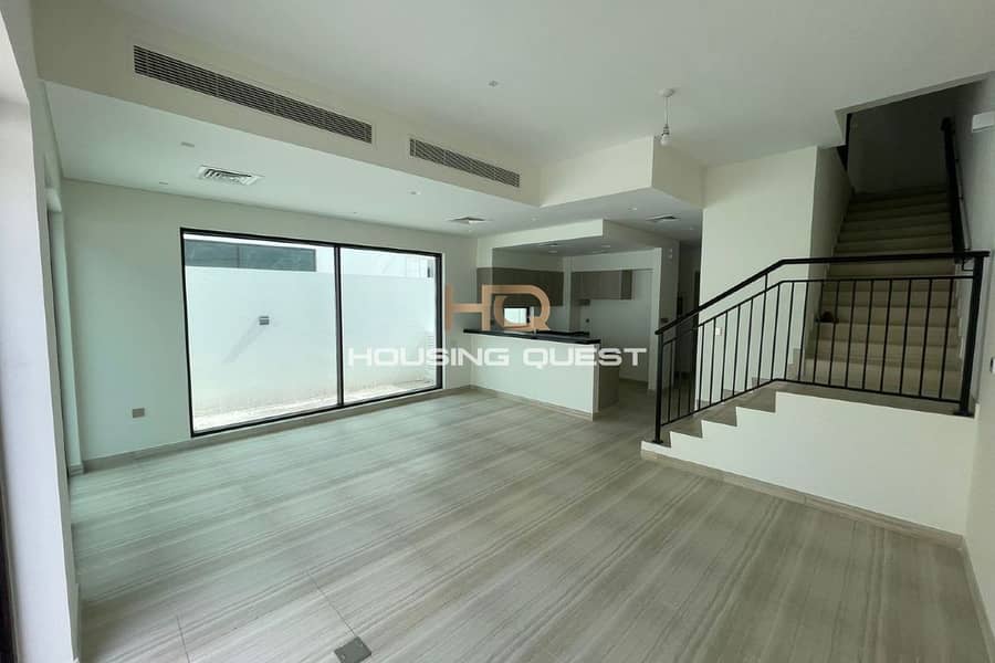 位于达马克山庄,公园1号别墅区 4 卧室的联排别墅 250000 AED - 13948765 位于达马克山庄,公园1号别墅区 4 卧室的联排别墅 250000 AED - 13948765