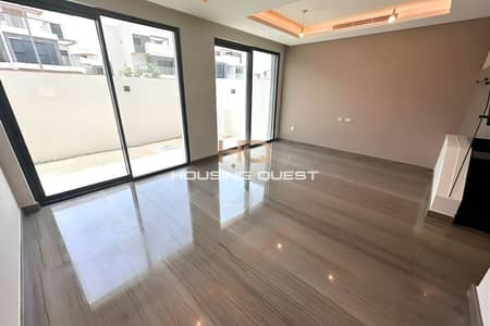 4 habitaciones Townhouse para en Alquiler en DAMAC Hills, Dubai - Casa adosada en DAMAC Hills，Trump Estates，BelAir The Trump Estates, 4 dormitorios, 180000 AED - 15102480