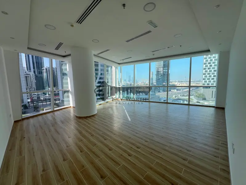 Prime Location | Compact Office | Canal view
